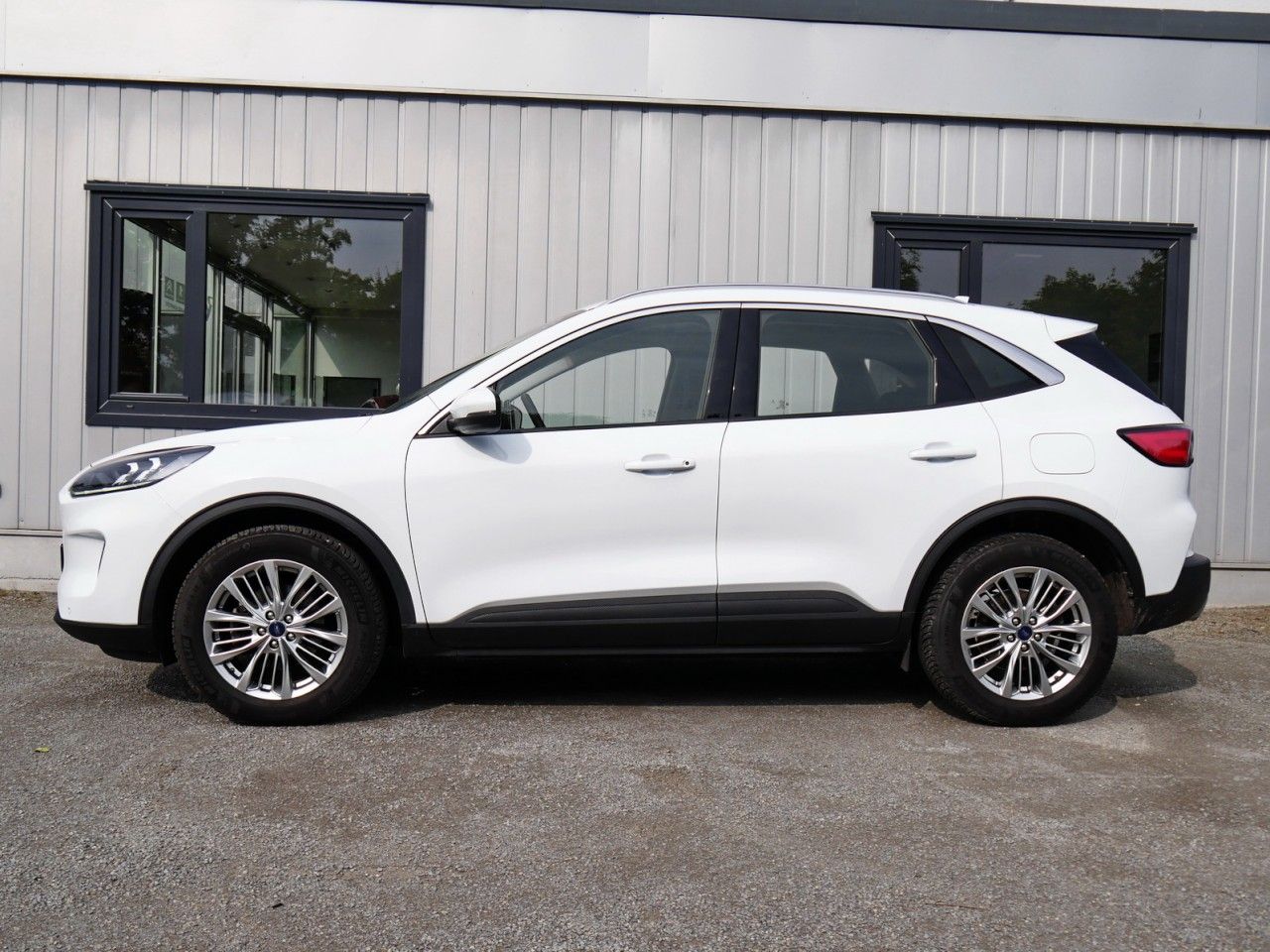 Ford Kuga Titanium FHEV NAVI+LED+Sitzhzg.+HeadUp imagem 2