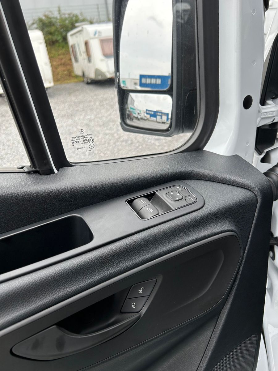 Fahrzeugabbildung Mercedes-Benz Sprinter III 211 CDI  Kasten  Navi  Kamera