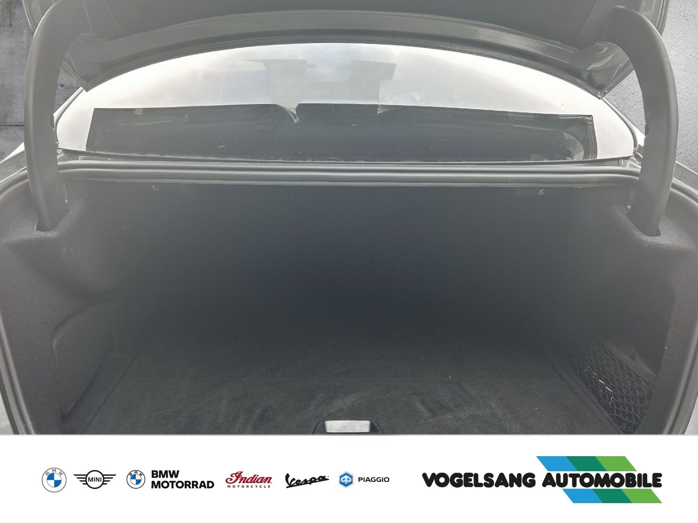 Fahrzeugabbildung BMW M235i xDrive Gran Coupe Park-Assistent Head-Up H