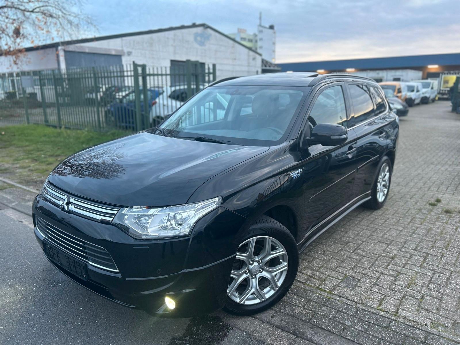 Mitsubishi Outlander Instyle 2.0 I PHEV*XENON*NAVI*LEDER*RK