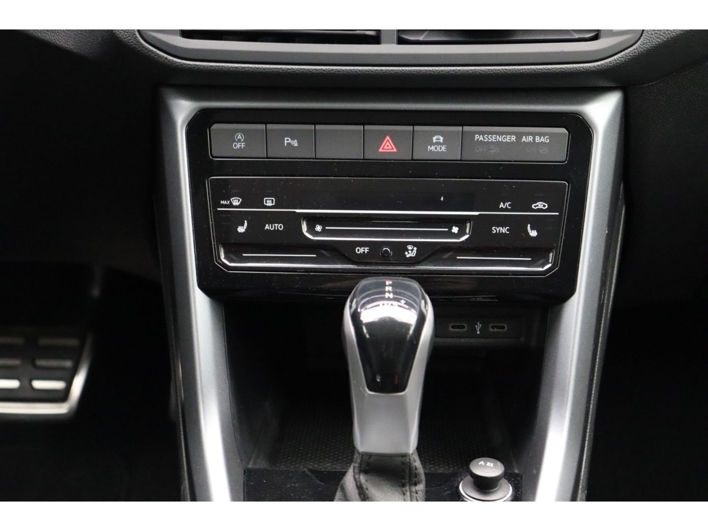 Fahrzeugabbildung Volkswagen T-Cross 1.0 Active Life ACC Navi