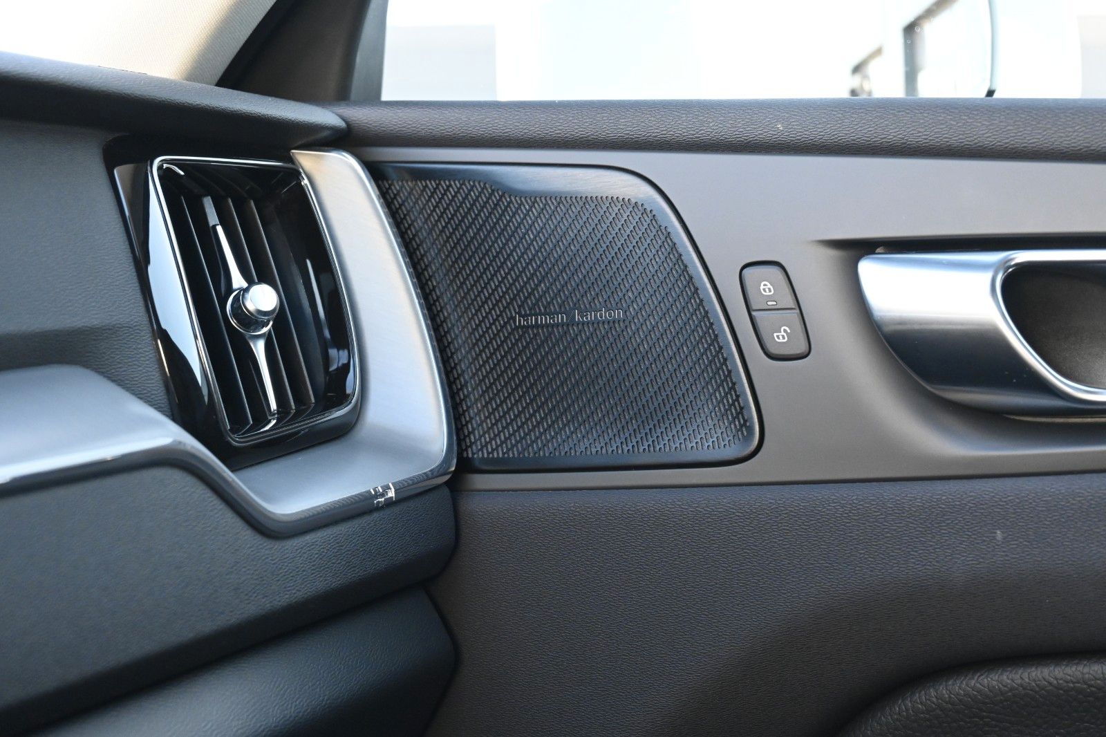 Fahrzeugabbildung Volvo XC60 T6 RC Inscription Expression*FSHZG*RFK*ACC