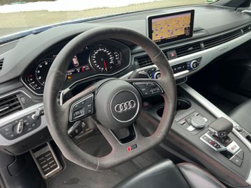 Audi RS4 - 9