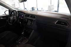 VW Tiguan 2.0 TDI Highline R-Line 4Motion | Pano VW Tiguan 2.0 TDI Highline R-Line 4Motion | Pano