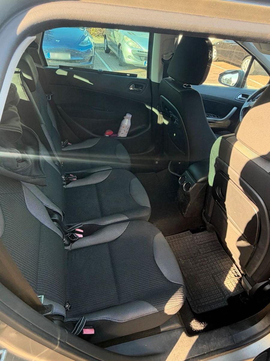 Peugeot 207 2011 — photo 10