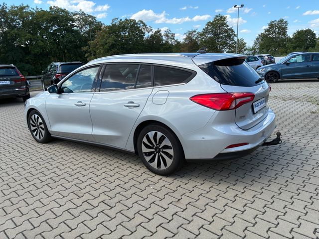 Fahrzeugabbildung Ford Focus 2,0 EcoBlue Turnier >AHK/Standheiz/PANO