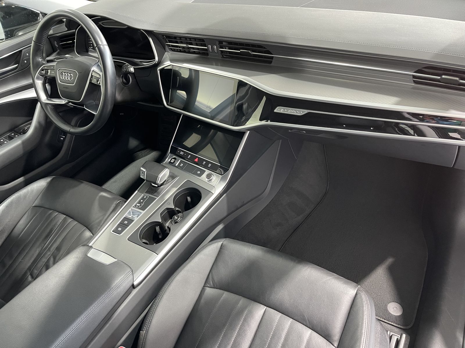 Fahrzeugabbildung Audi A6 50 TDI*Quattro*AHK*LED-Matrix*Leder*Cam*Pano*
