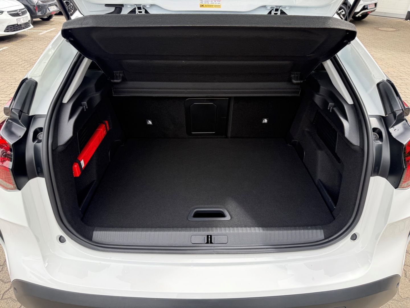 Fahrzeugabbildung Citroën C4 Shine SHZ+LHZ+Kamera+Allwetter