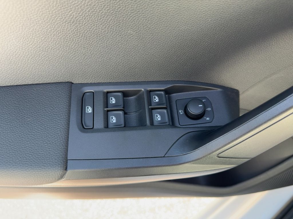 Fahrzeugabbildung SEAT Ibiza Road Edition  KLIMA  ALLWETTER