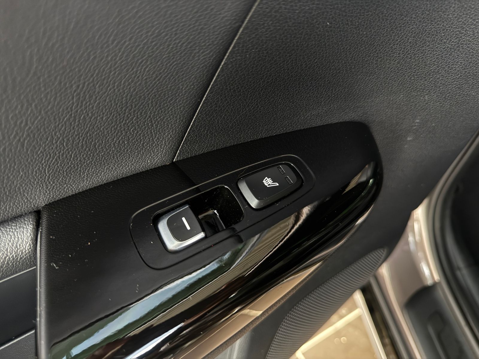 Fahrzeugabbildung Kia Sportage GT-Line AWD PANO AHK ACC