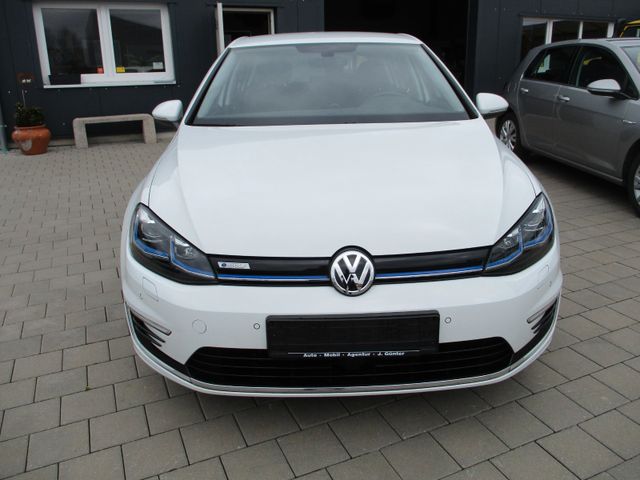 Volkswagen Golf VII Lim. e-Golf/CCS/Wärmepumpe/Navi/LED/XDS