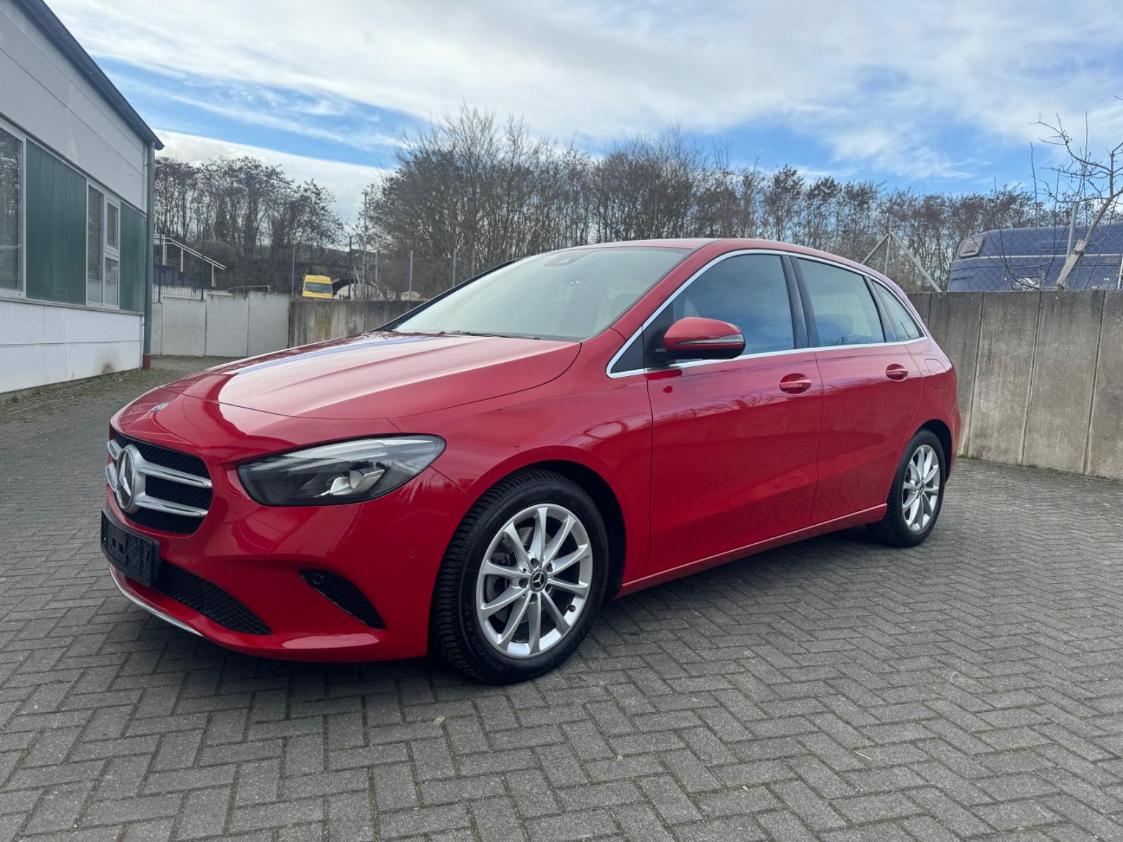 Mercedes-Benz B 200 B B 200 d Jupiterrot Automatik