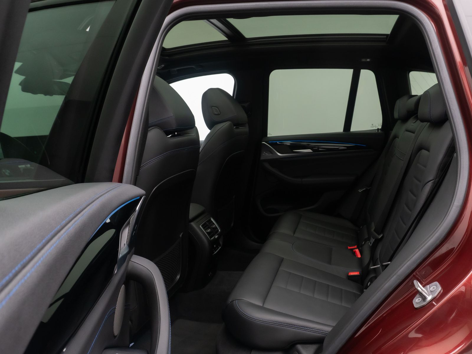 Fahrzeugabbildung BMW iX3 Impressive M Sport Panorama 360° HUD DAB H/K