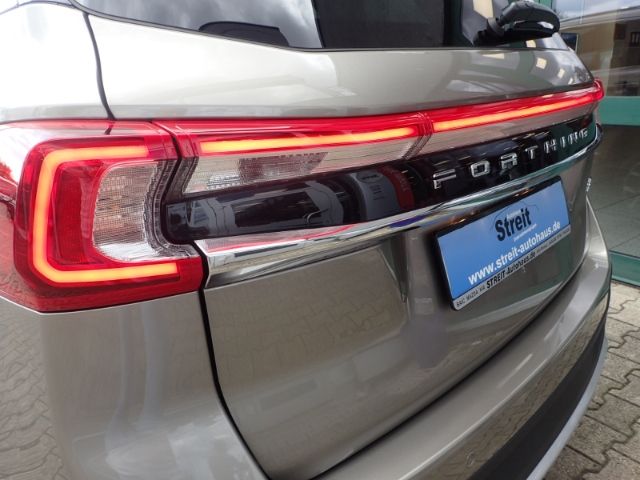 Fahrzeugabbildung DFSK Forthing 3 1.5L Turbo El. Panodach Leder ACC El.