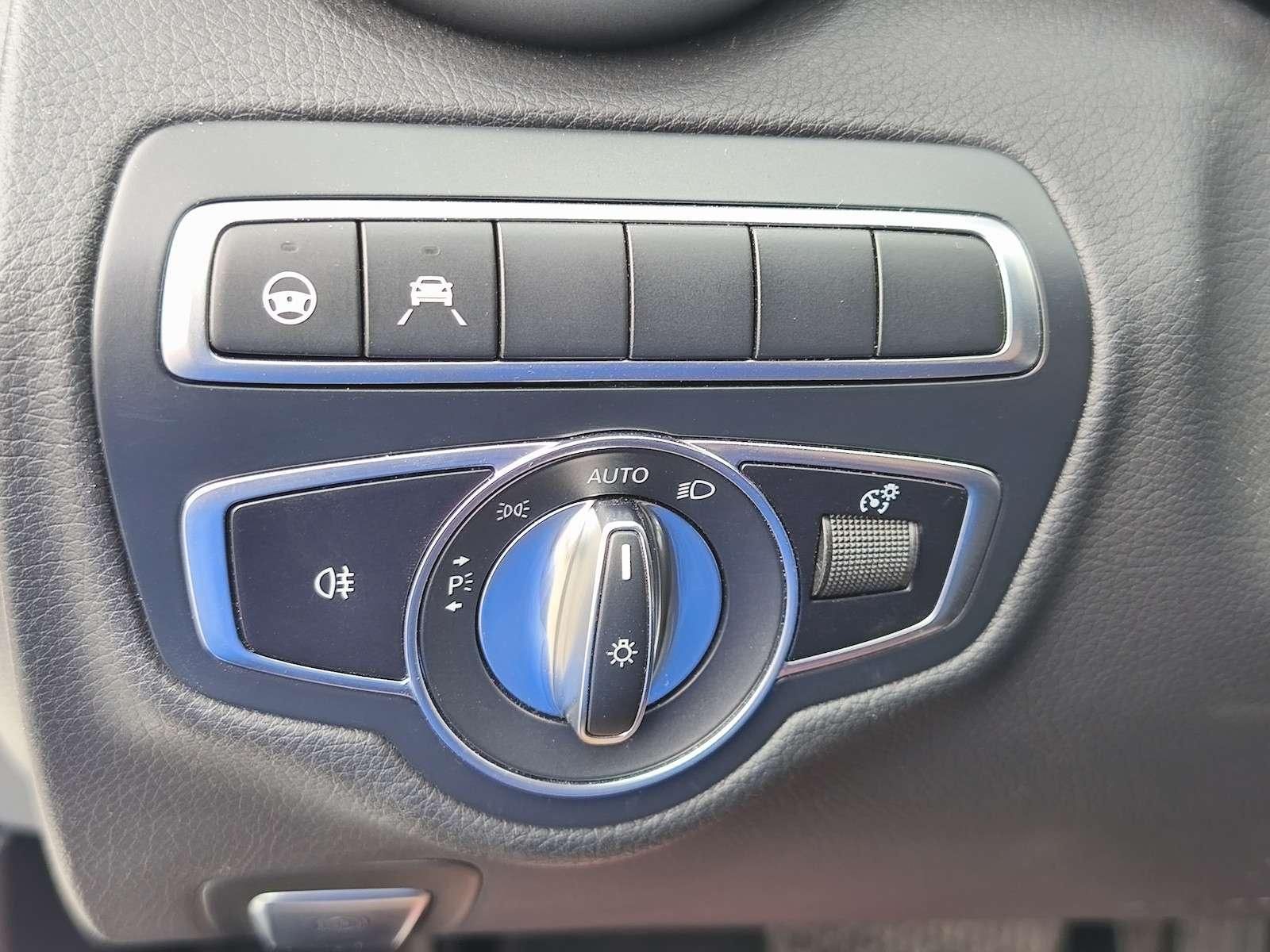 Fahrzeugabbildung Mercedes-Benz C300d T 4Matic Multibeam/Sound/Memory/StandHz