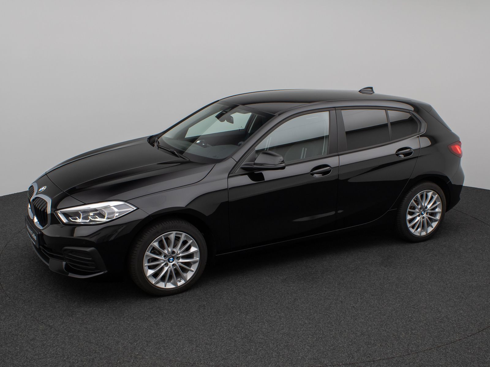 Fahrzeugabbildung BMW 118i DAB WLAN PDC Geschwindigkeitsreg Sport LED