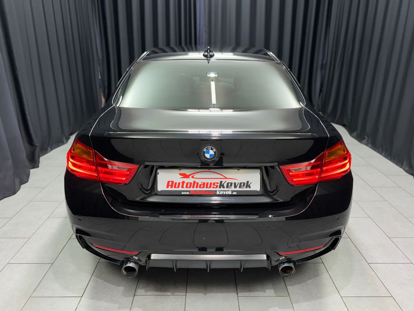 Fahrzeugabbildung BMW 435 i Coupe|SCHALTER|M-Performance|HIFI|LEDER