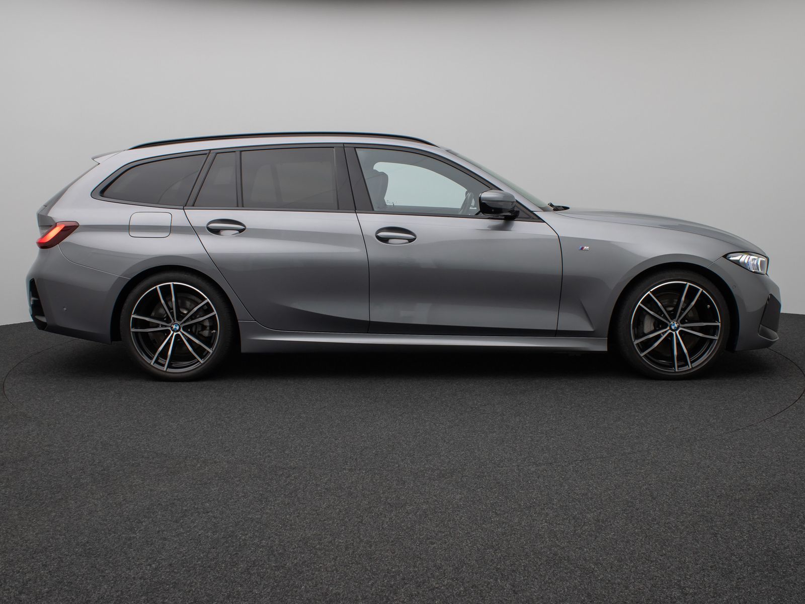 Fahrzeugabbildung BMW 330i  M Sport Panorama 360° HUD DAB H/K 19Zoll