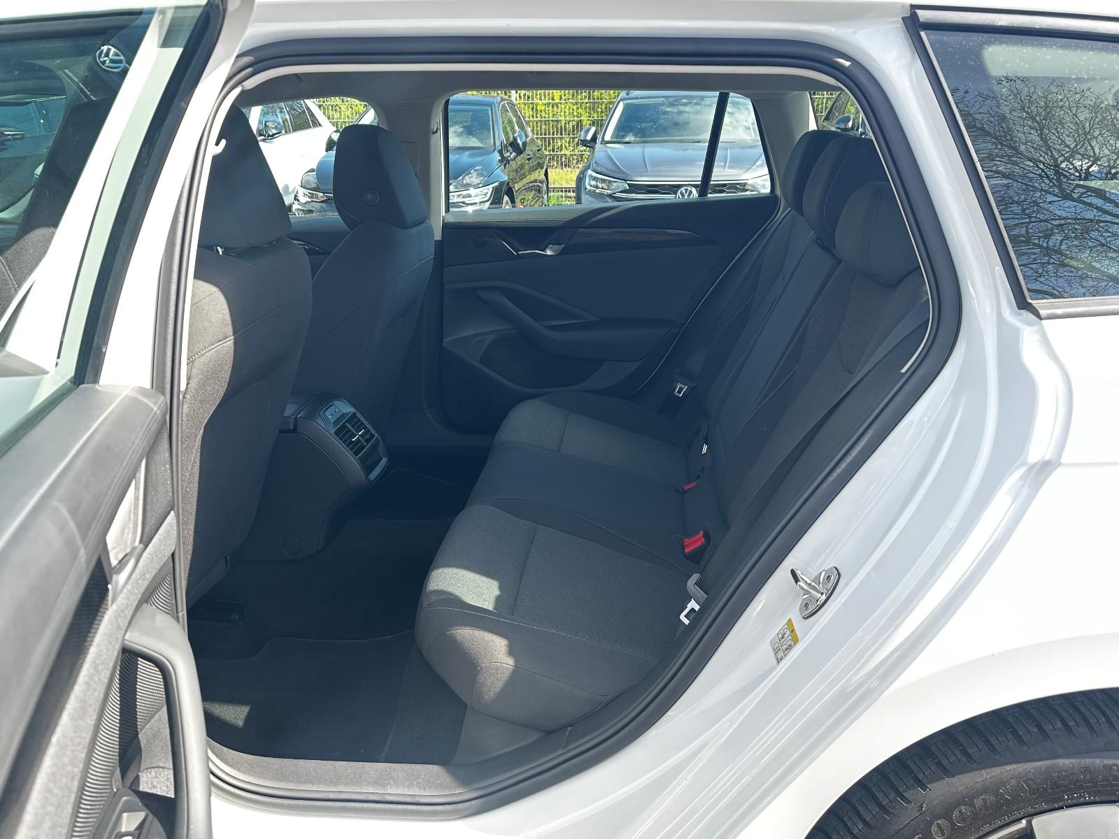 Volkswagen Passat 1.5 eTSI-NAVI-KAMERA-GARANTIE, миниатюра 22