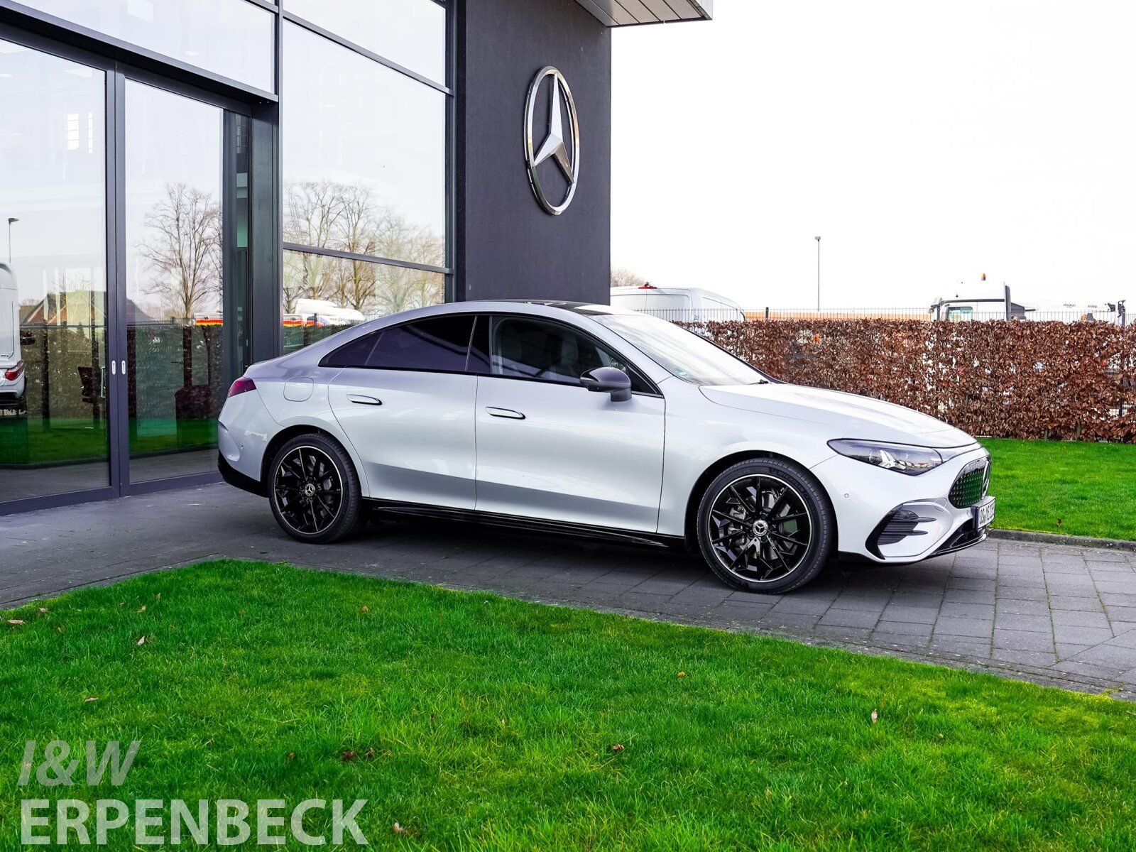 Fahrzeugabbildung Mercedes-Benz CLA 250+ EQ AMG Pano MB.Drive Distronic AHK FAP