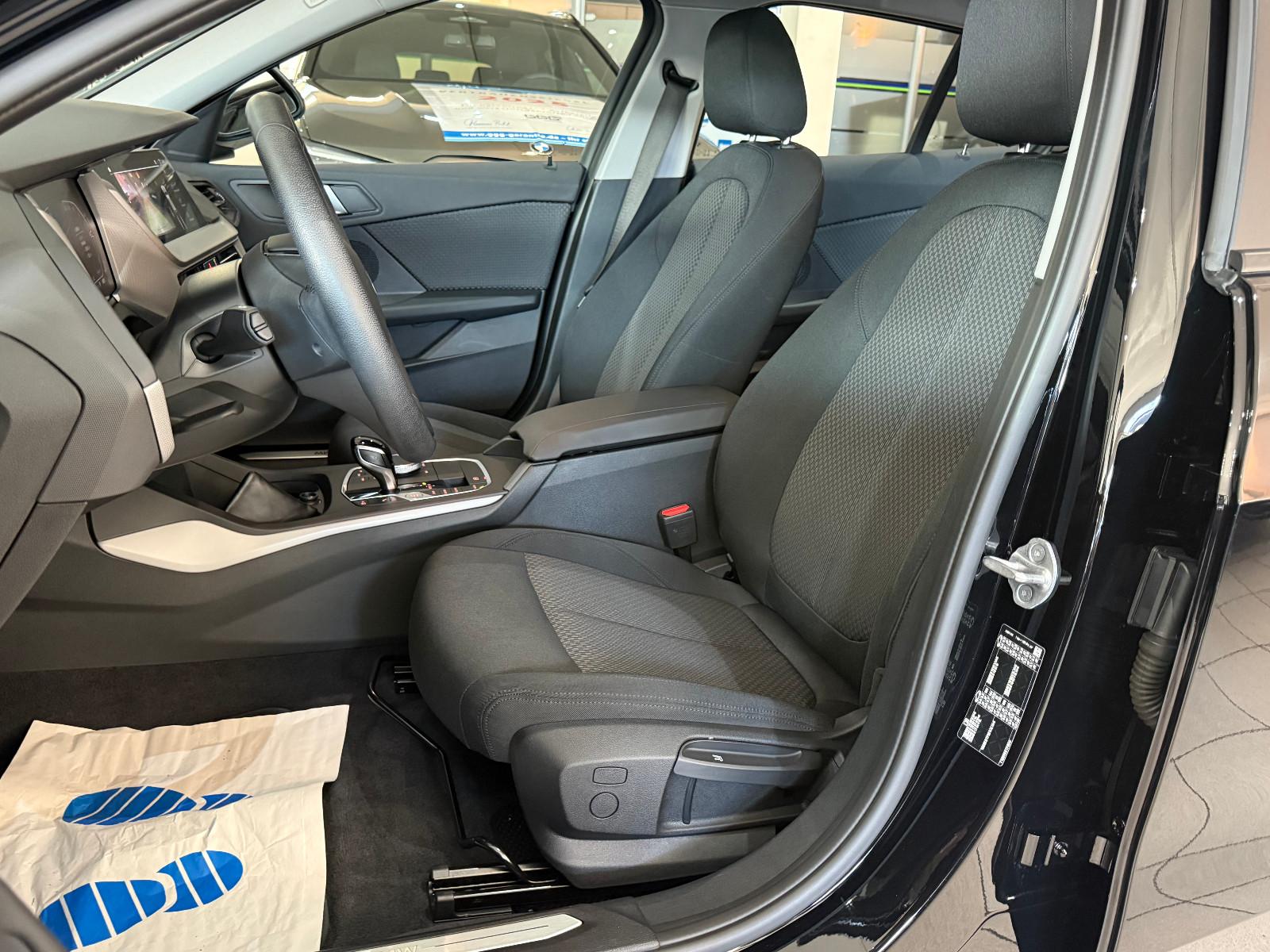 BMW 118 i Advantage *Navi*Led*Kamera*AppleCarp*Auto