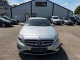 Mercedes-Benz A220 Automatik Bi-Xenon Navigation SHZ PDC ACC - silberne Mercedes-Benz A 220