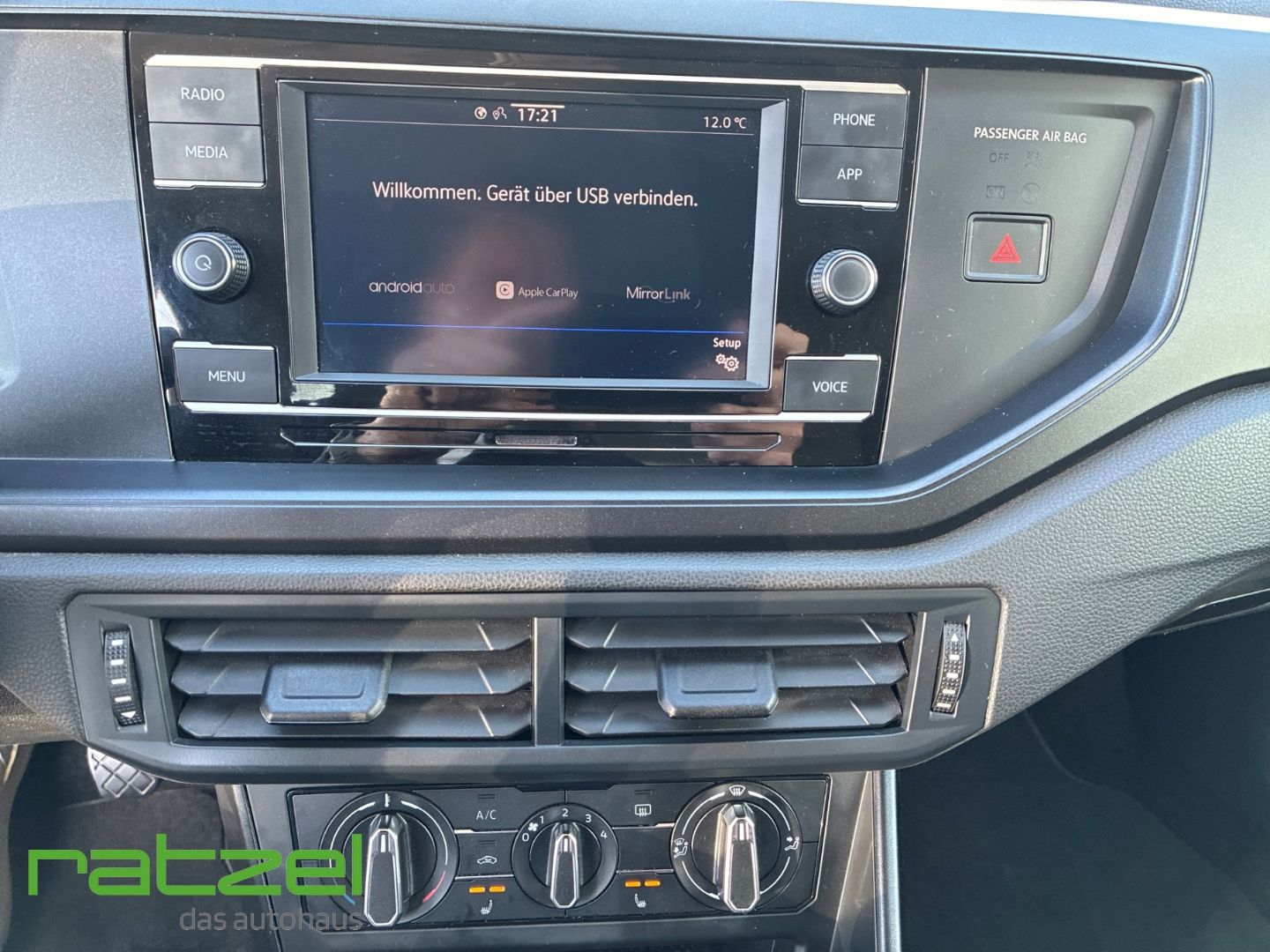 Fahrzeugabbildung Volkswagen Taigo Basis 1.0 TSI LED  Musikstreaming DAB SHZ