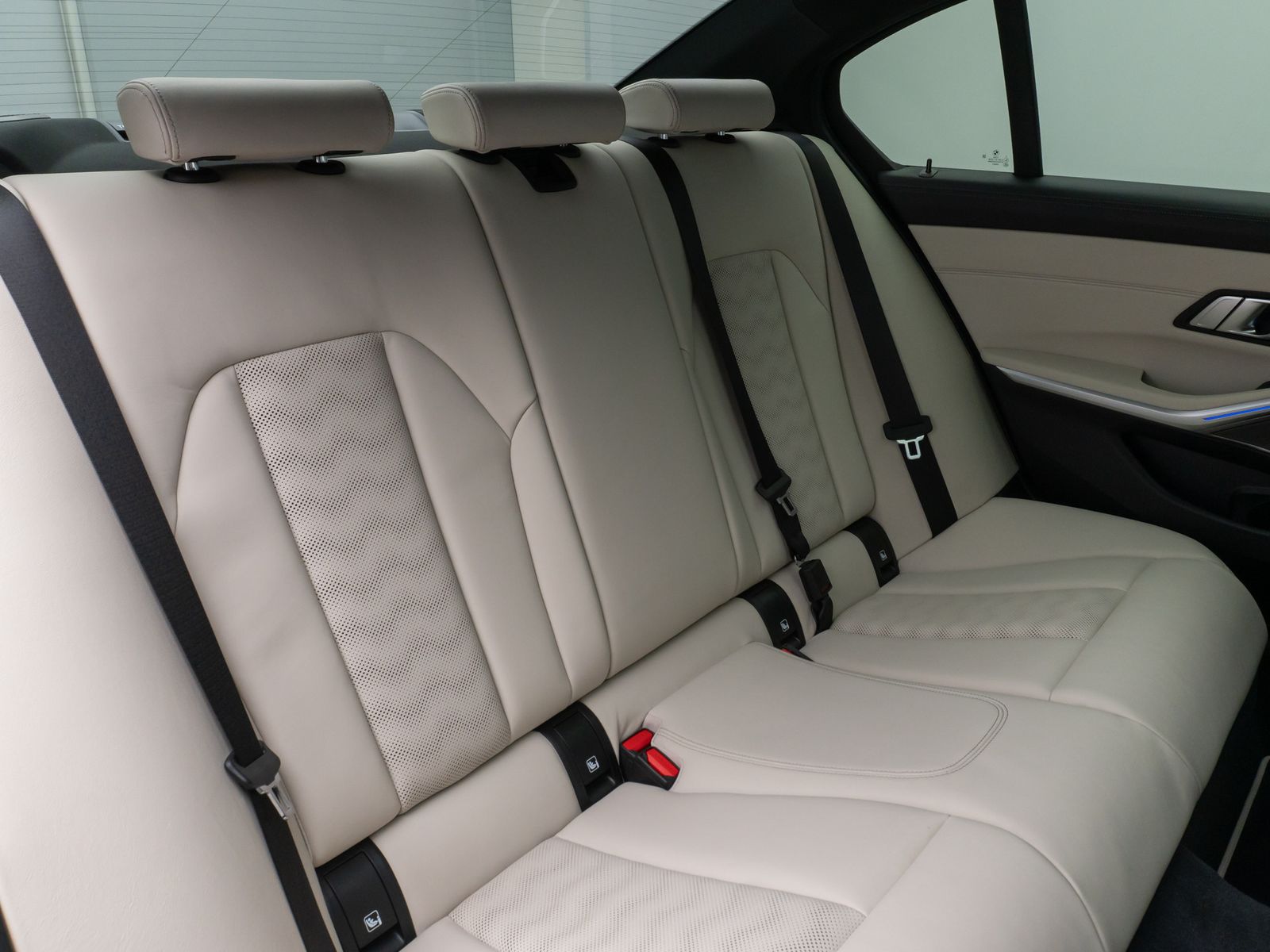 Fahrzeugabbildung BMW M3 Competition xD Glasdach Laser 360°HUD H/K DAB