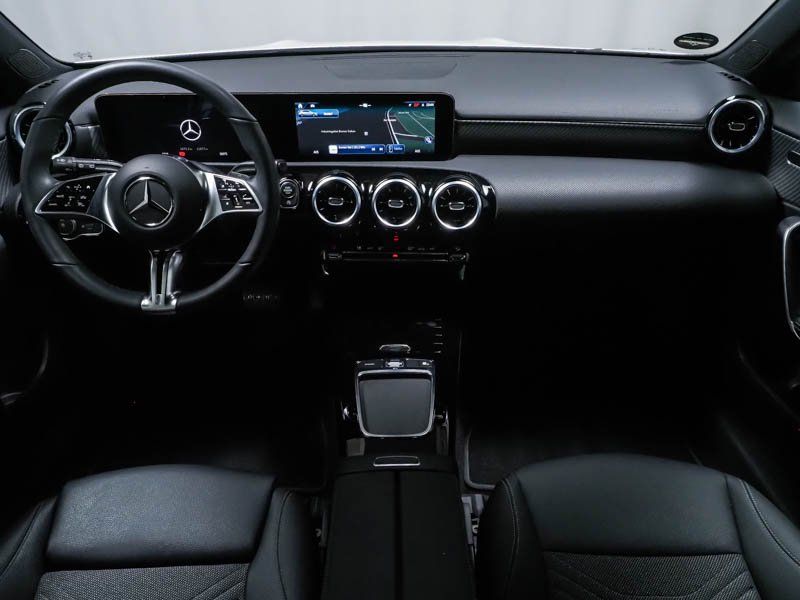 Fahrzeugabbildung Mercedes-Benz A 180 PROGRESSIVE*APPLECAR-PLAY*LED*WINTER-PAKET
