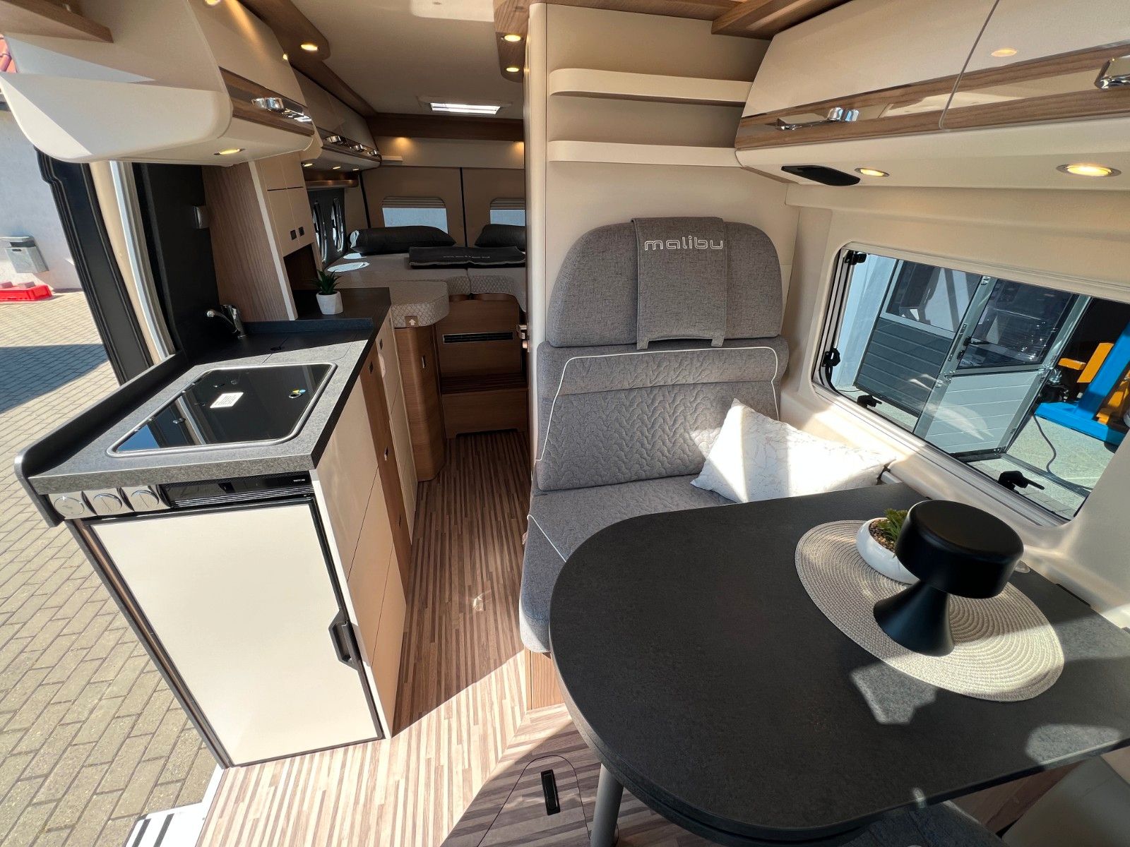 Fahrzeugabbildung Malibu Van first class - two rooms GT skyview 640 LE RB