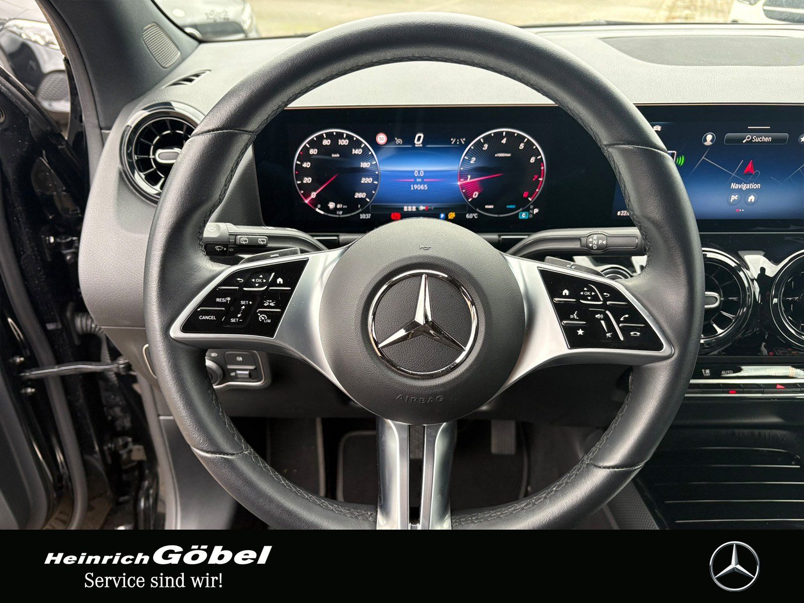 Fahrzeugabbildung Mercedes-Benz GLA 200 *KAMERA*LED*SITZHEIZUNG*SPURHALTEASSIST*