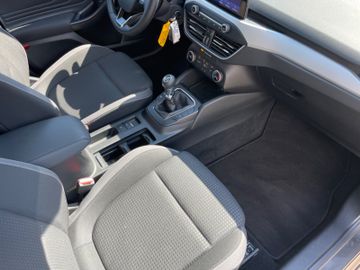 Fahrzeugabbildung Ford Focus Turn. 1.0 EB Cool&Connect LED/Navi/Kamera