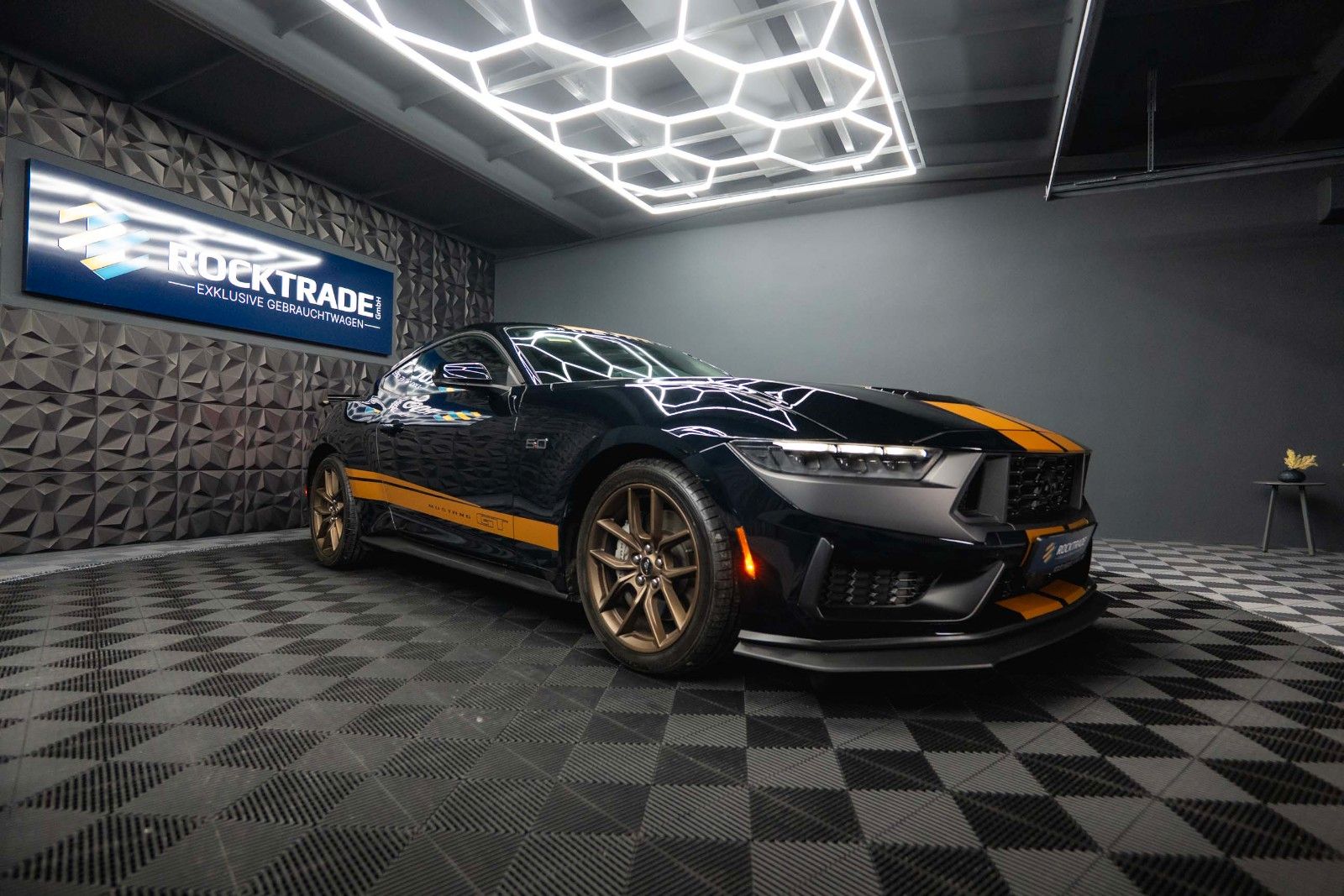 Fahrzeugabbildung Ford Mustang Fastback 5.0 Ti-VCT V8 Dark Horse 6-Gang