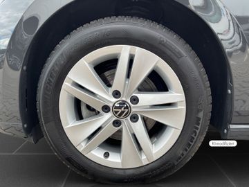 Volkswagen Golf - 8