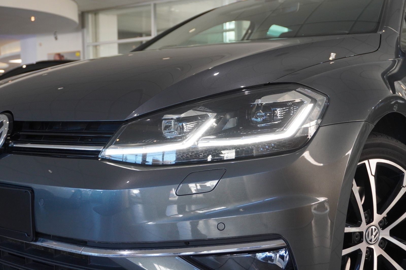 Fahrzeugabbildung Volkswagen Golf VII Lim. 2.0D JOIN NAVI/LED/KAMERA/DYNA./SH