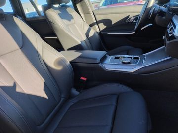 BMW 320d xDrive M Sportpaket Head-Up HiFi DAB LED