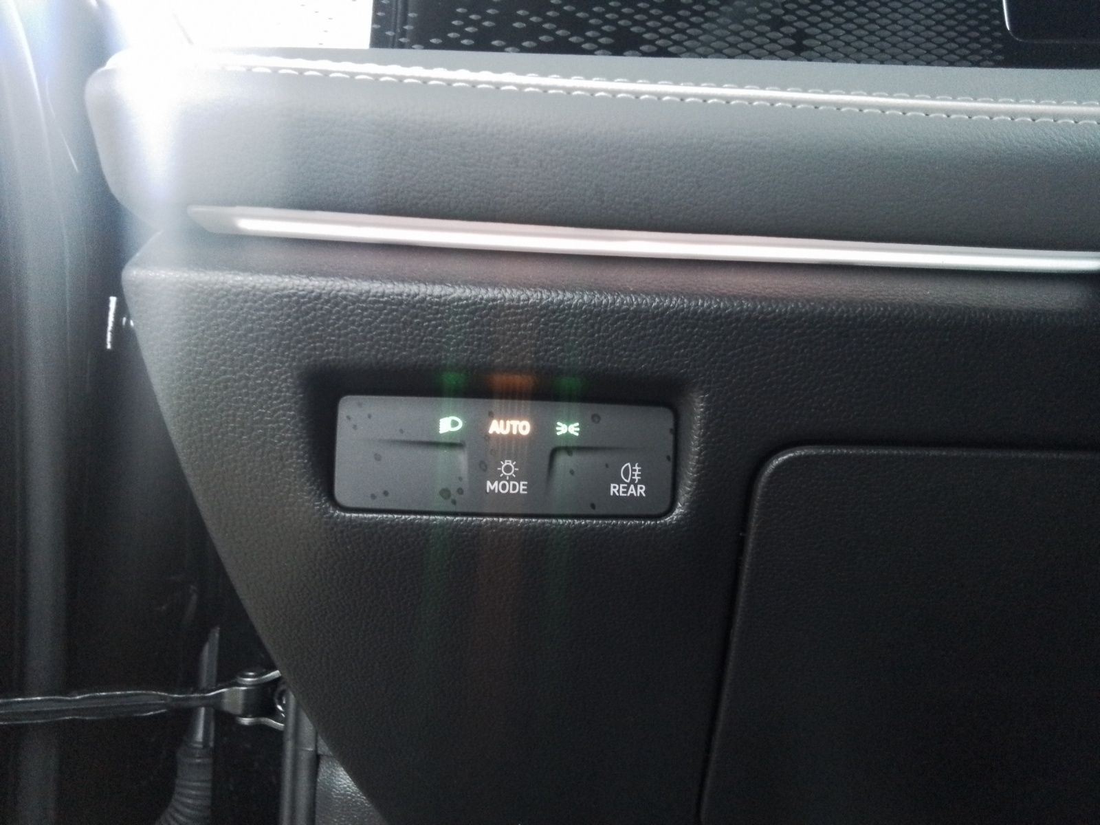 Fahrzeugabbildung Volkswagen Passat eTSI DSG LED ACC NAVI TRAILERASSIST