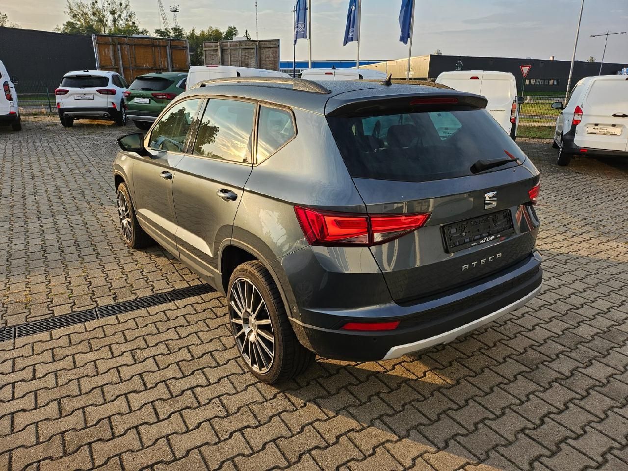 Fahrzeugabbildung SEAT Ateca Style Soundsystem