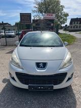 Peugeot 207 CC Cabrio-Coupe Roland Garros - Peugeot 207 mit Benzin-Antrieb: Cabrio, Roland Garros