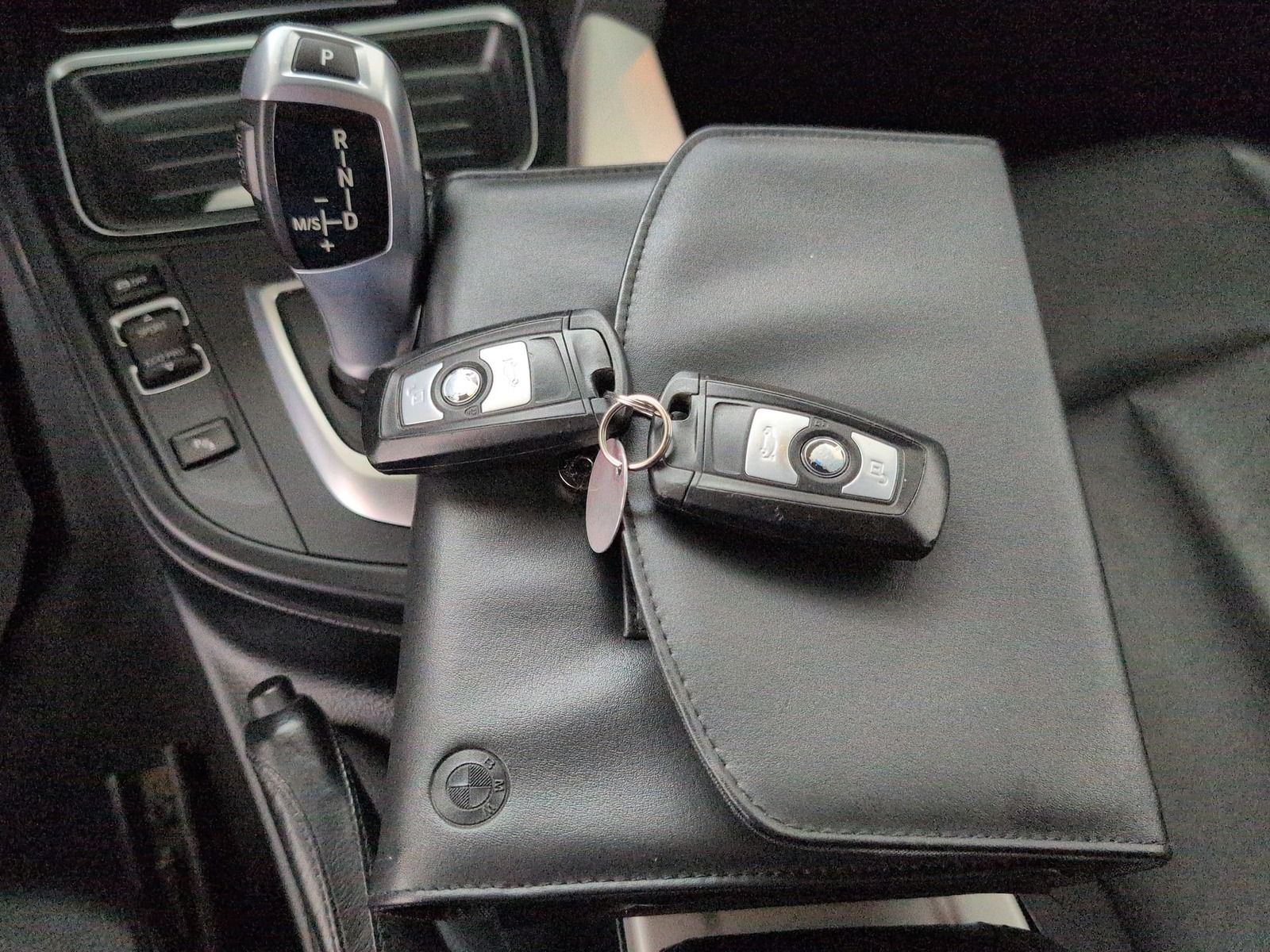 Fahrzeugabbildung BMW 320 d Touring xDrive * Leder * Bi- Xenon