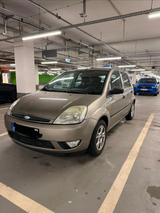 Ford Fiesta 1.25 Ghia Ghia - Ford Fiesta aus 2002: Ghia