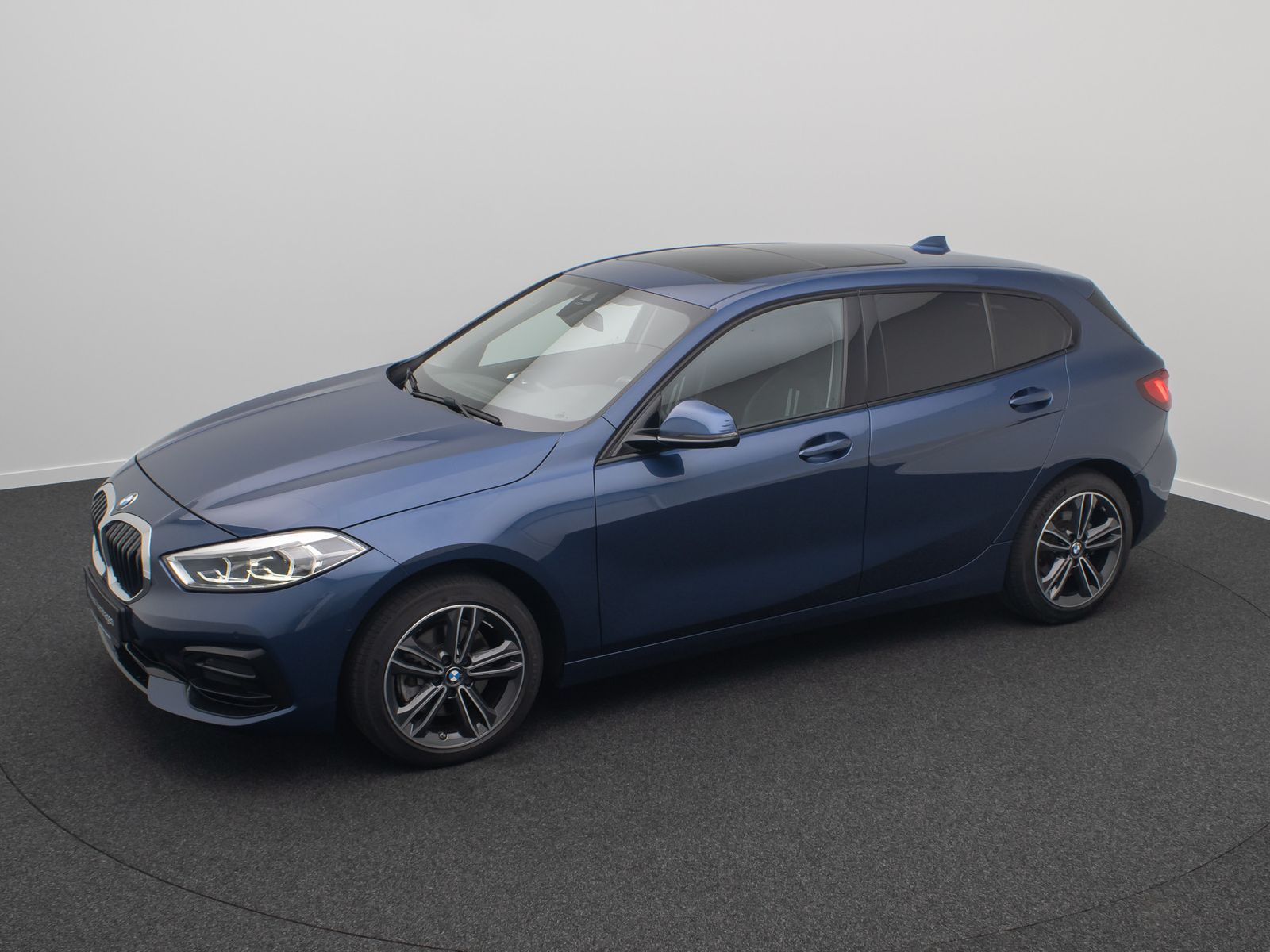 Fahrzeugabbildung BMW 118i Sport Line Kamera DAB DriveAs HiFi Panorama