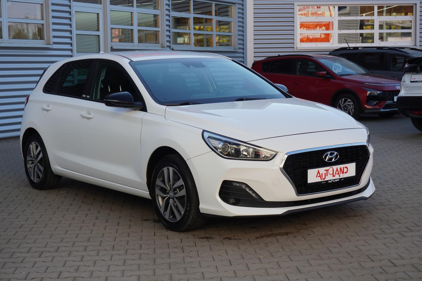 Hyundai i30 1.0 T-GDI YES! Navi Kamera Sitzheizung PDC