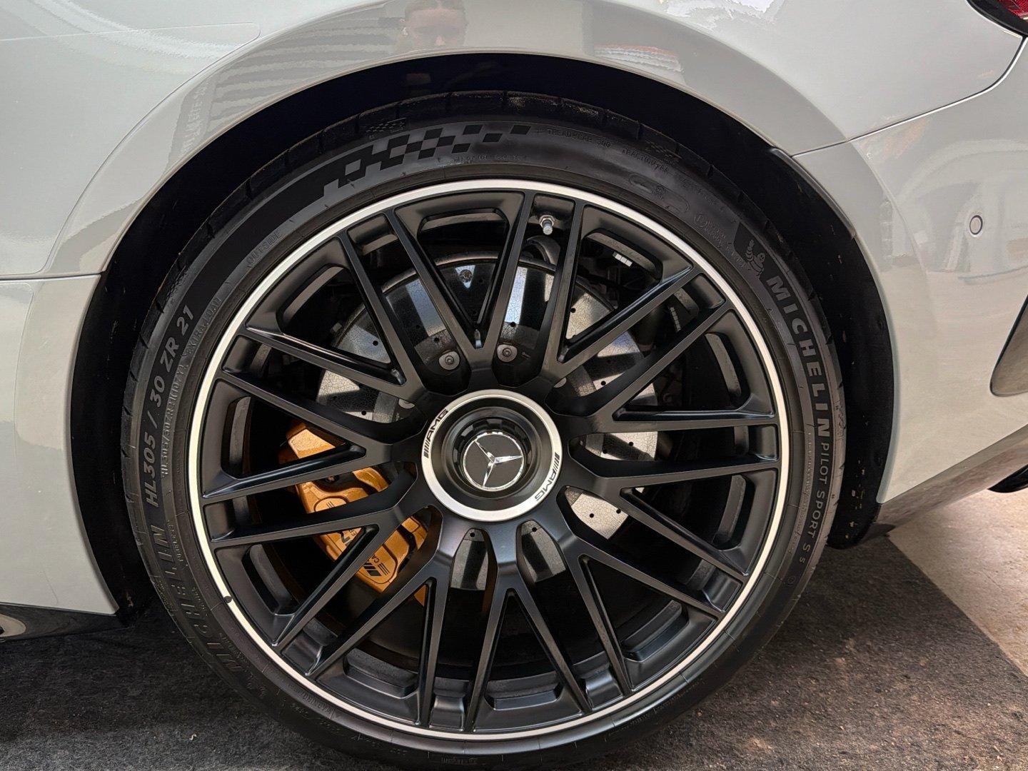 Mercedes-Benz AMG GT 63 S E Performance Night Burmester Pano