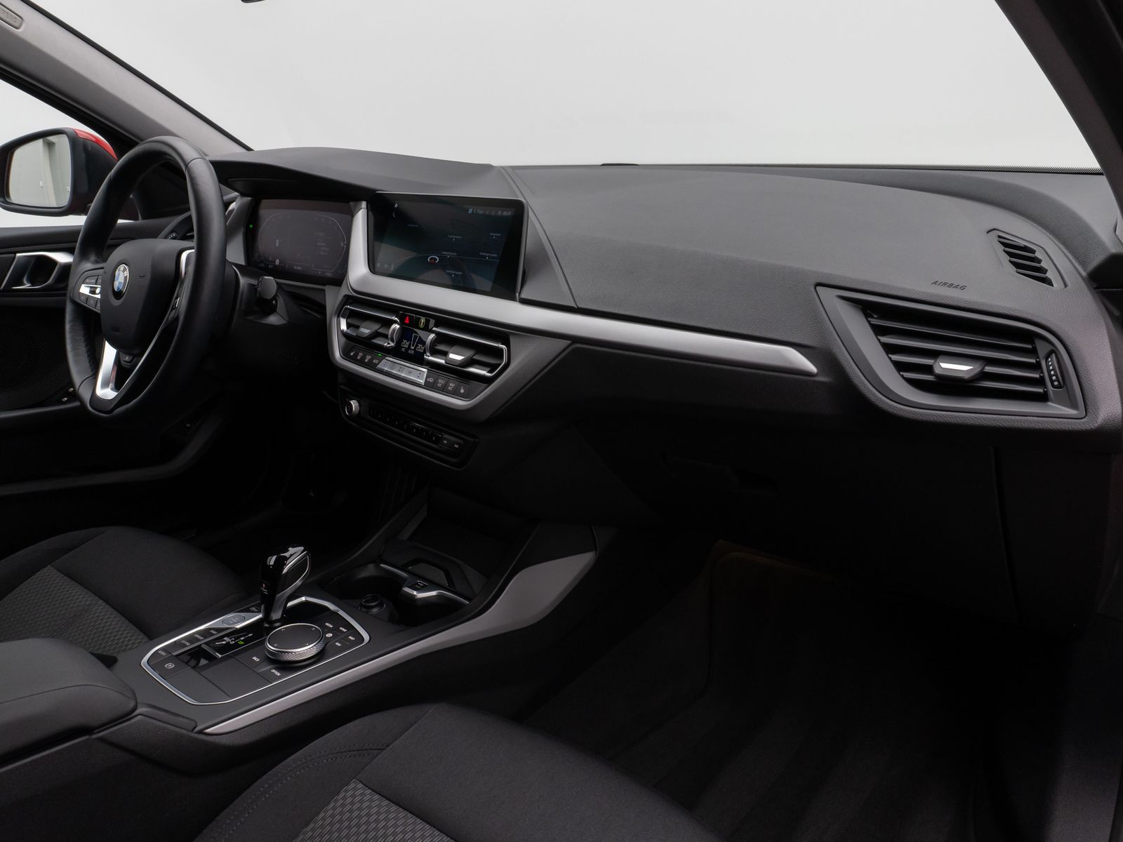 Fahrzeugabbildung BMW 118i GeschwindigReg Kamera DAB FernlichtAss LED