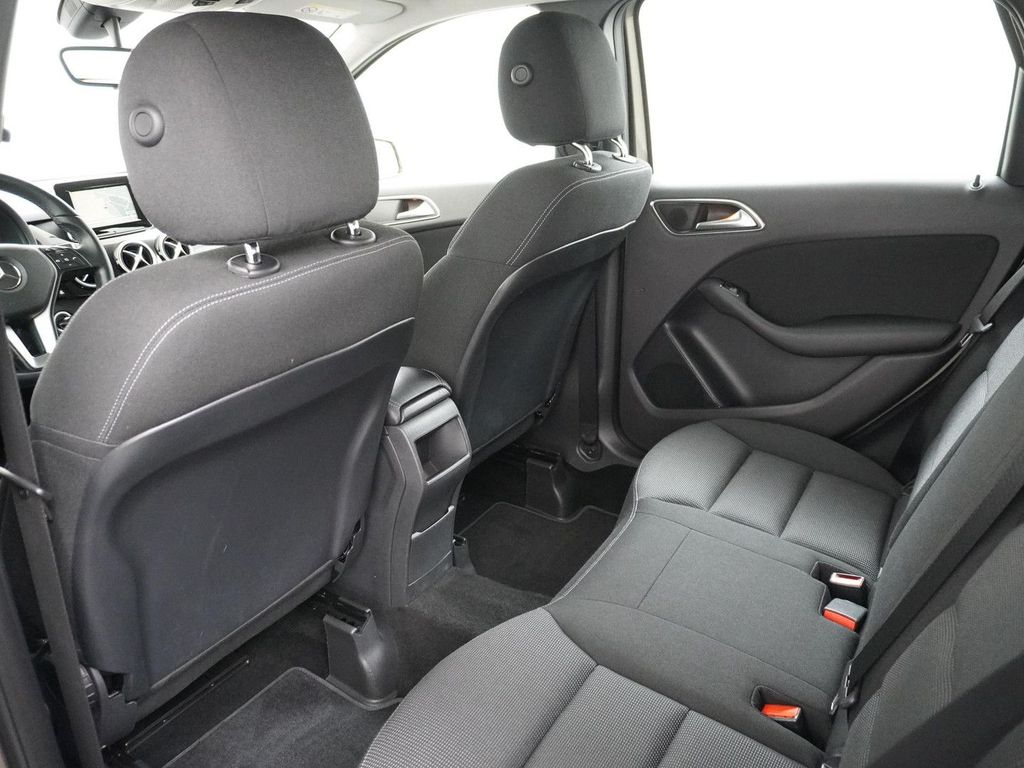 Mercedes-Benz B 180 Ambition