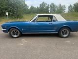 Ford Mustang V8, Cabriolet elekt. Verdeck - Ford Mustang Oldtimer mit Benzin-Antrieb: Cabrio