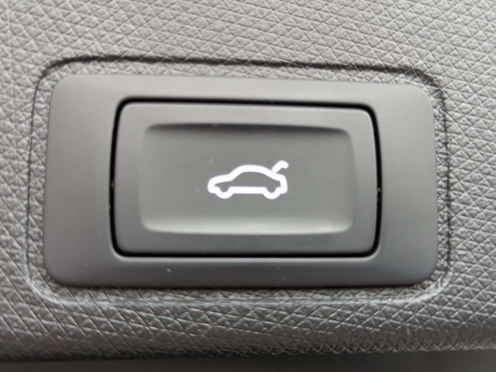 Fahrzeugabbildung CUPRA Terramar 2.0 TSI 4D VZ HUD*MATRIX*PANO*DCC*20"