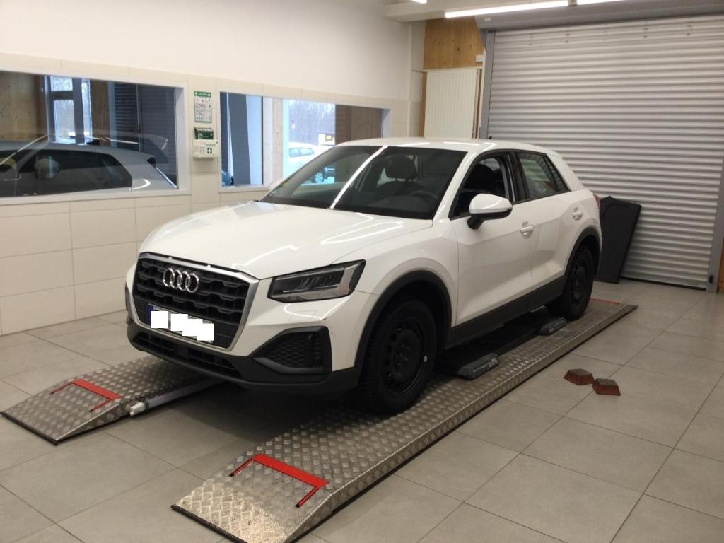 Audi Q2 30 TFSI NAVI SHZ R.CAM PDC TEMPOMAT DSP LENDE