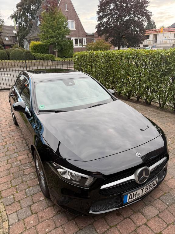 MercedesBenz A 180 Automatik Navi Klima sehr gepflegt 2020